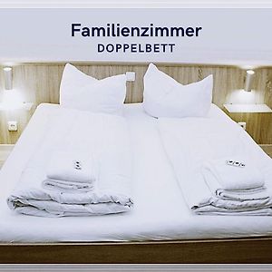Familien-Zimmer mit Kingsize-Bett